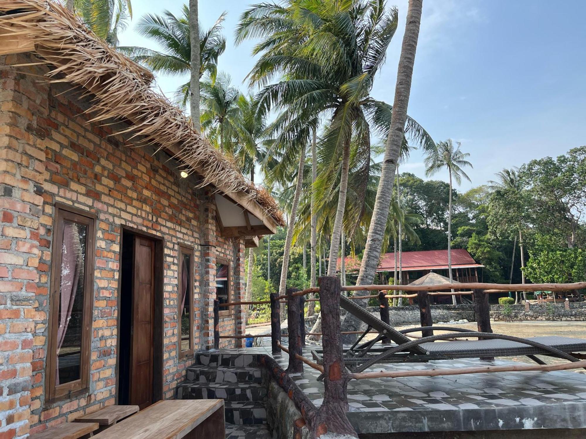 Loola Adventure Resort Teluk Bakau Ngoại thất bức ảnh
